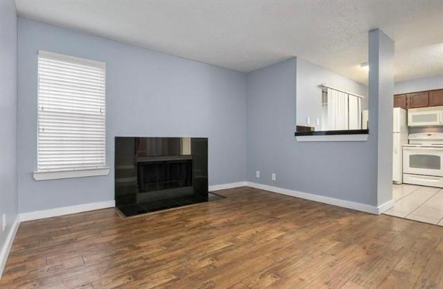Foto del edificio - 4748 Old Bent Tree Ln