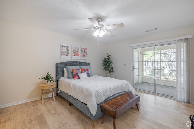 Interior Photo - Vivo Living Summerville