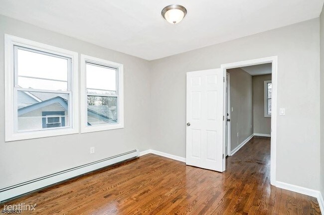 Foto del edificio - 2 br, 1 bath House - 177 Weequahic Ave Unit 3