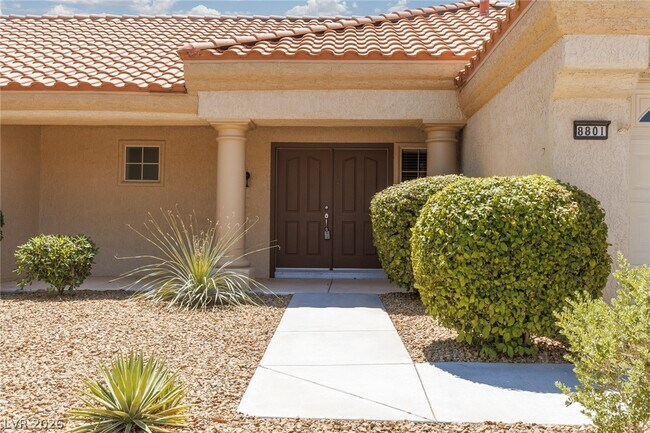 Building Photo - 8801 Kingsmill Dr
