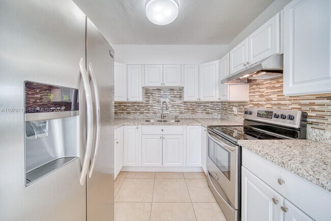 Foto del edificio - 3930 SW 68th Ave