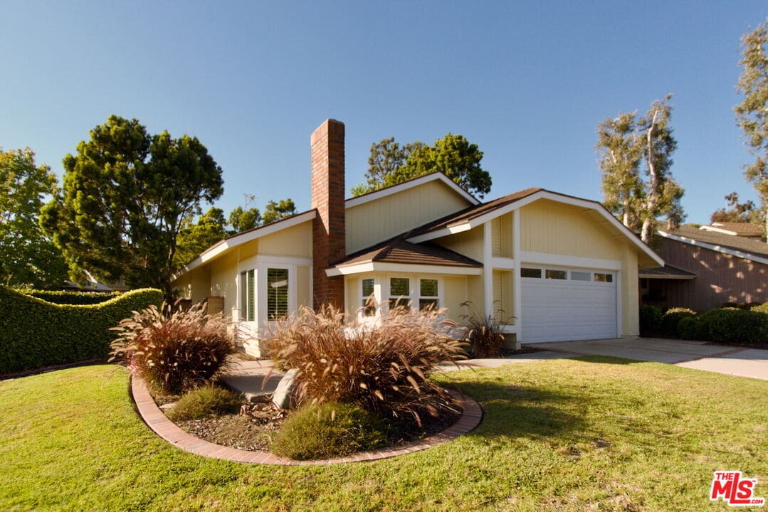 Primary Photo - 24621 Aquilla Dr