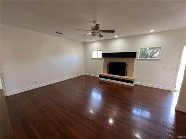 Building Photo - Charming Canyon Lake Home