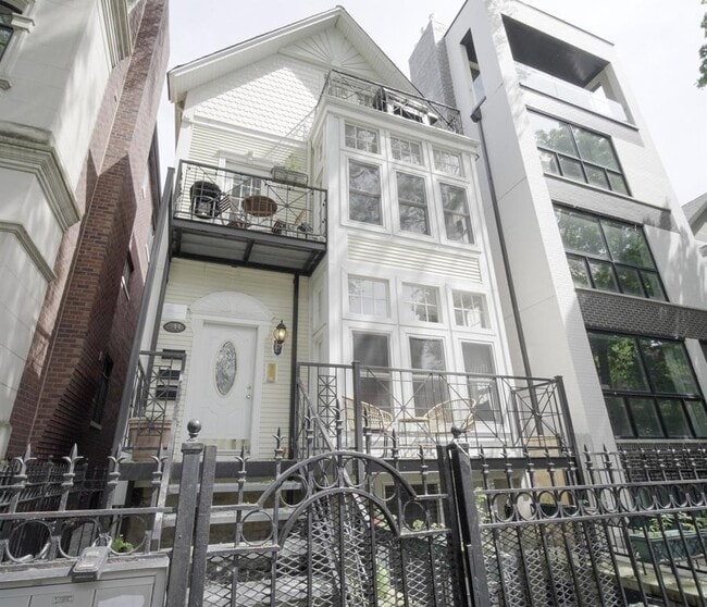 Building Photo - 944 W Montana St
