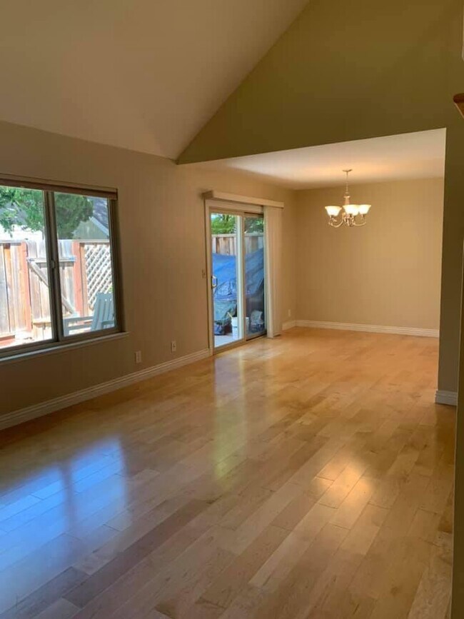 Foto del edificio - 3 bedroom in Los Gatos CA 95032