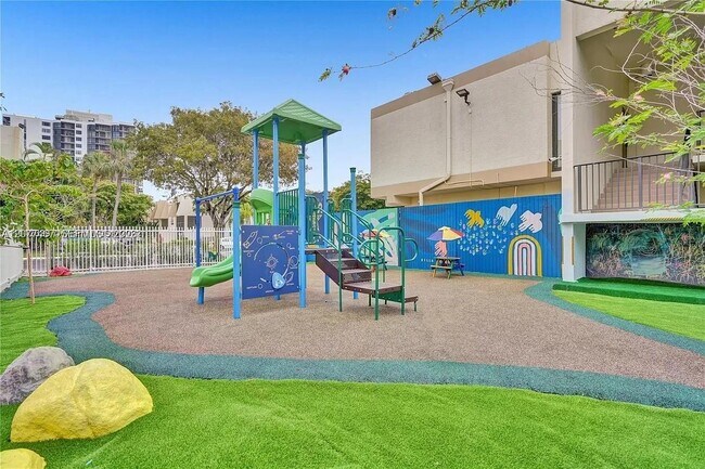 Foto del edificio - 20441 NE 30th Ave