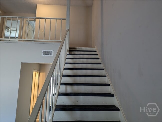 Building Photo - 230 Lanier Dr