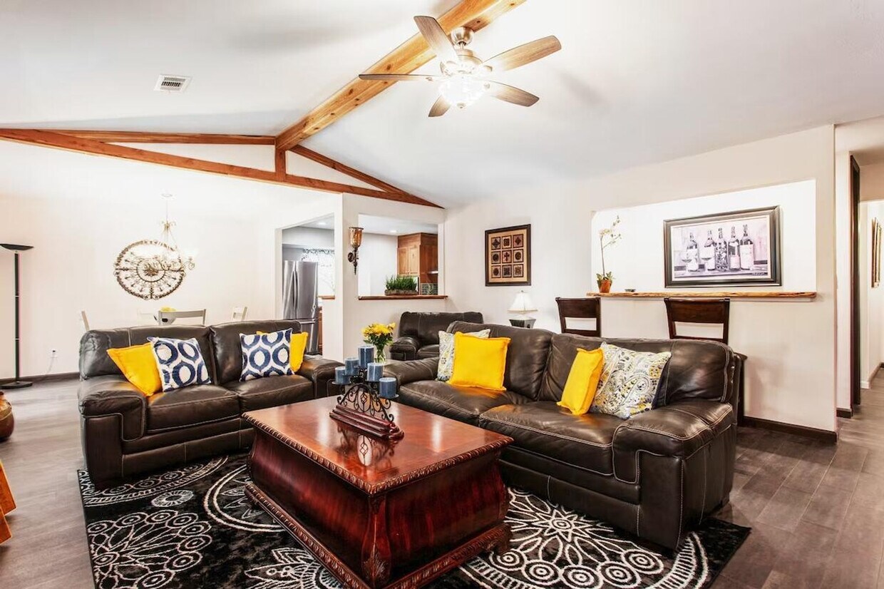 Foto principal - 375 Sheringham Ct