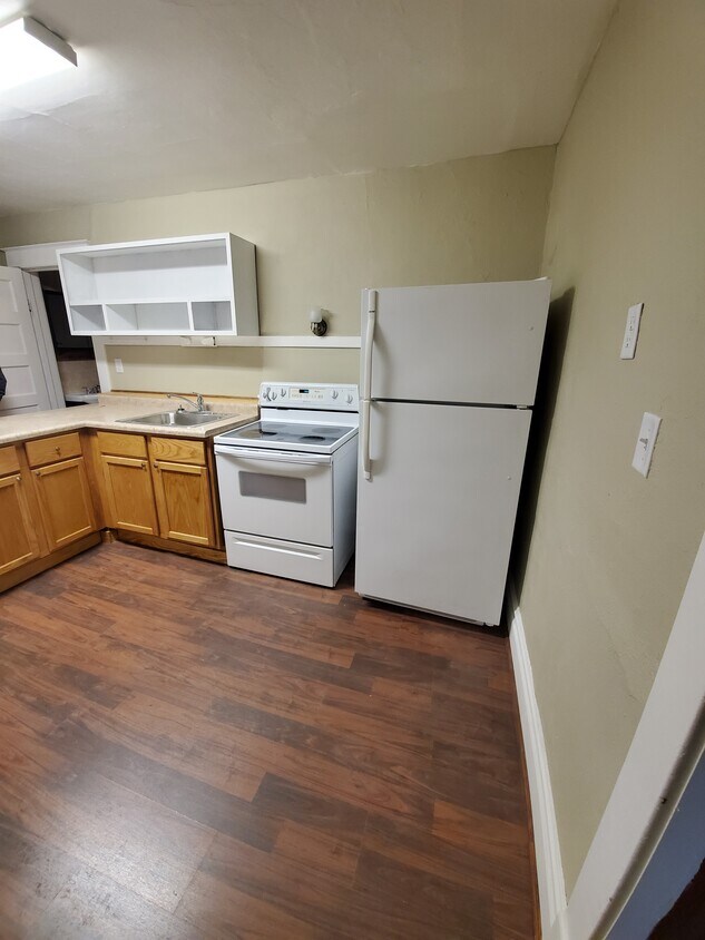 Primary Photo - 727 4th Ave