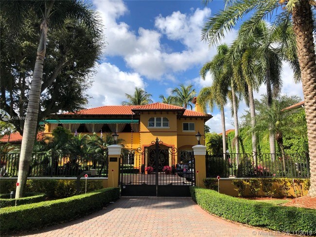 Building Photo - 12820 SW 81st Ave