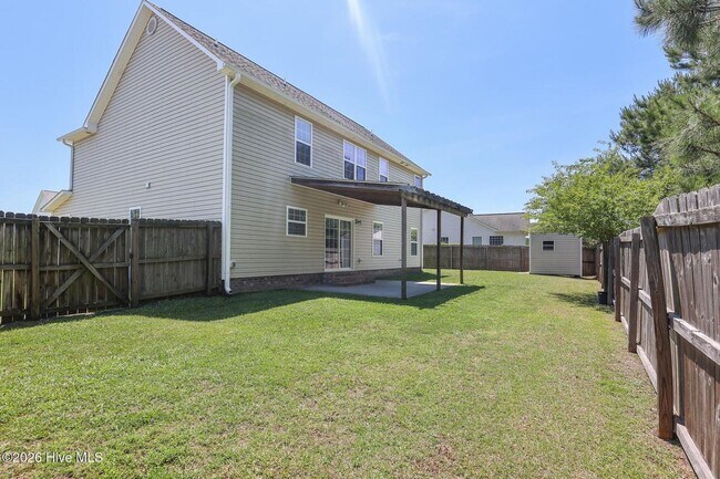 Foto del edificio - 204 Willoughby Ln