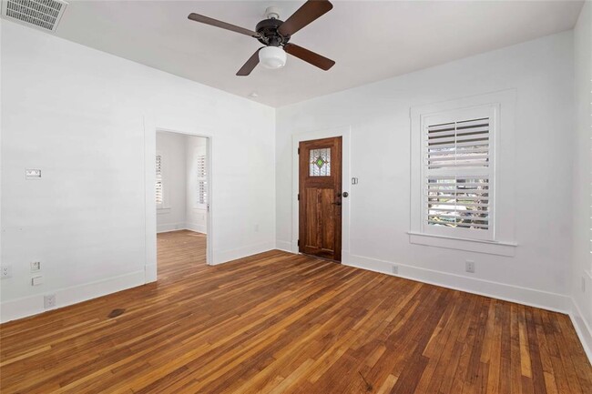 Building Photo - 601 Deep Eddy Ave