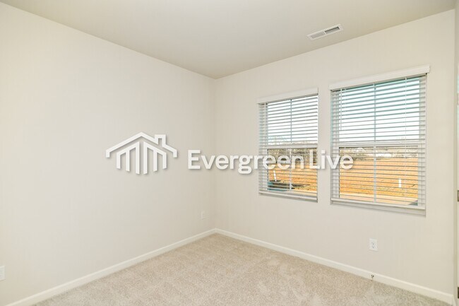 Building Photo - 692 Shoemaker Ln