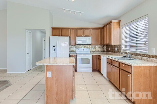 Foto del edificio - 2244 S 238th Ln