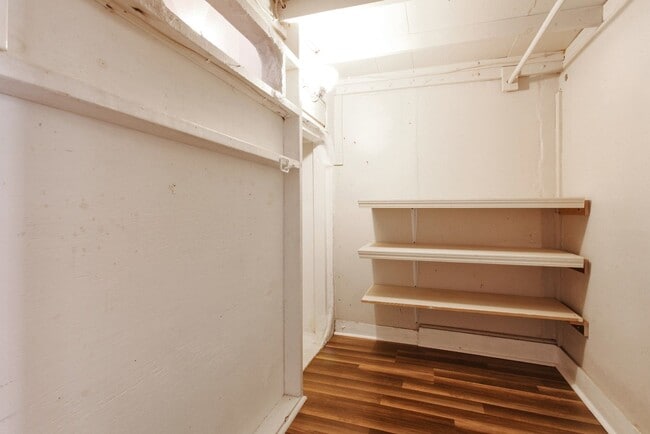 Building Photo - nsf0508