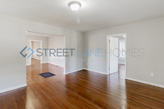 Foto del edificio - NOW OFFERING HALF OFF THE FIRST FULL MONTH...