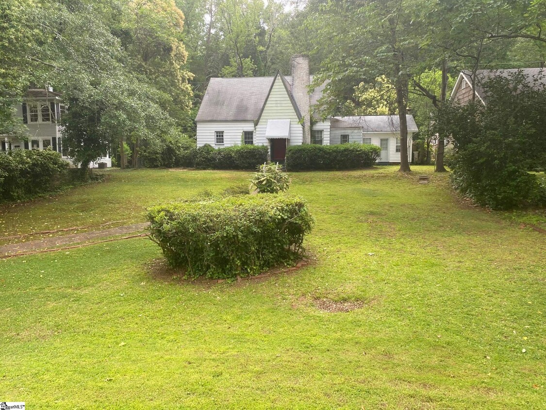 216 Ponce De Leon Ave, Spartanburg, SC 29302 House Rental in Spartanburg, SC