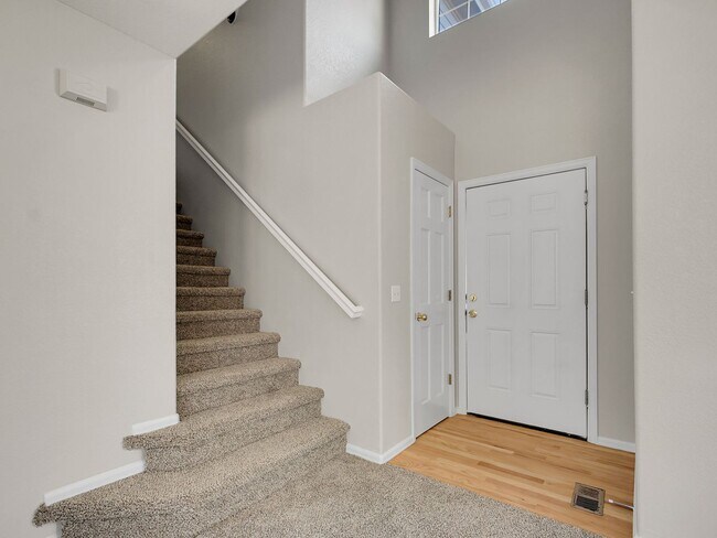 Foto del edificio - 4bedroom in Cherry Creek Schools, new carpet, new paint, central A/C