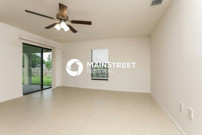 Foto del edificio - 5 Bedroom Pet-Friendly Home in Leesburg, F...
