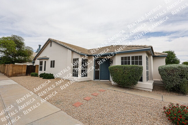 Building Photo - 15831 N 6th Ave