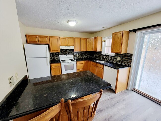 Building Photo - 3109 Evergreen Circle