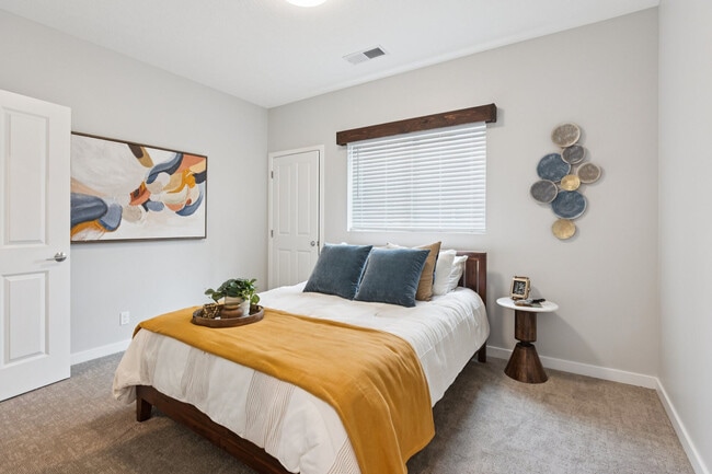 Building Photo - Raintree Apartments