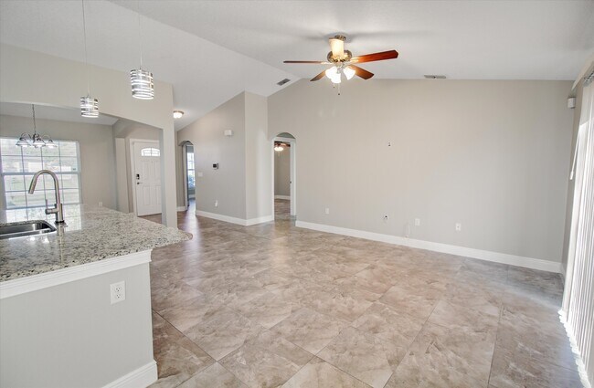 Foto del edificio - 181 Willow Dr