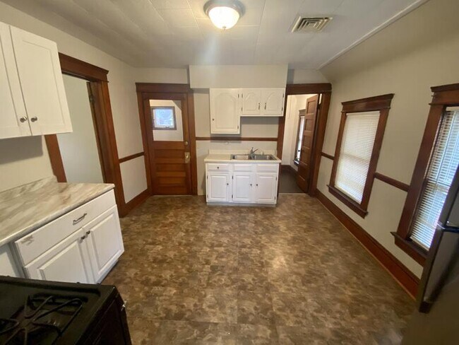 Building Photo - 4519 Beta Ave