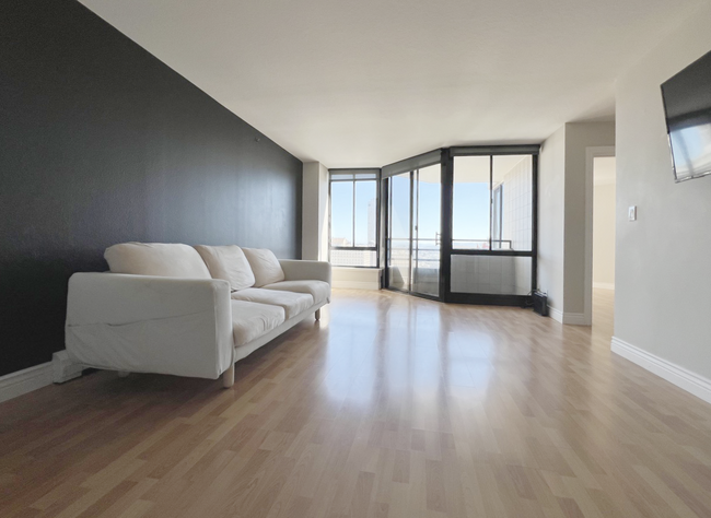 View of Living Area - 900 Bush St