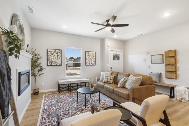 Foto del edificio - 740 E Forest St