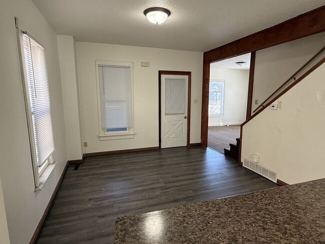 Foto del edificio - 4 bed 2 bath House