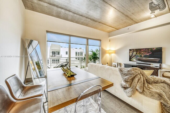 Foto del edificio - 110 SE 2nd St