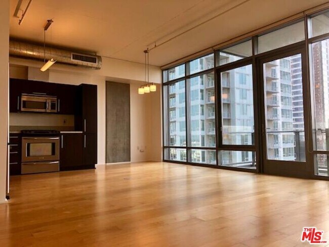 Foto del edificio - 1100 S Hope St