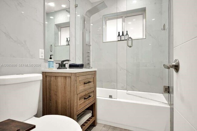 Foto del edificio - 300 NW 82nd Terrace