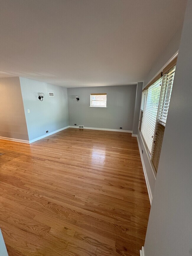 Foto del edificio - 6320 N Kildare Ave