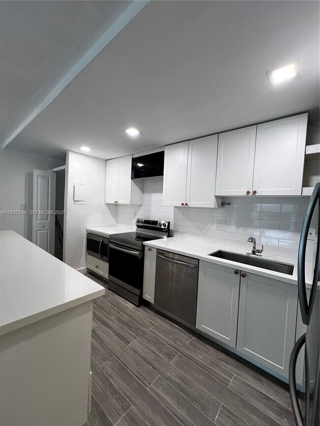 Foto del edificio - 4470 NW 79th Ave