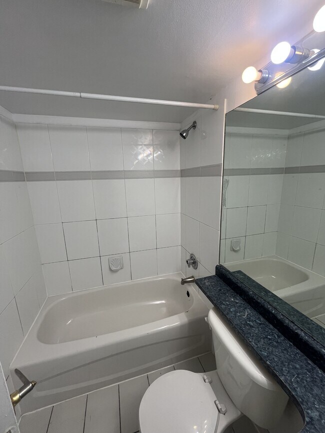 Building Photo - 1278 Granville St