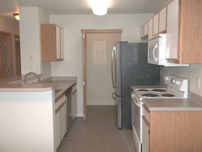 Building Photo - 2226 W Elizabeth #C102, Fort Collins
