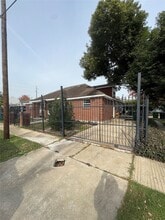 Building Photo - 2101 Maury St