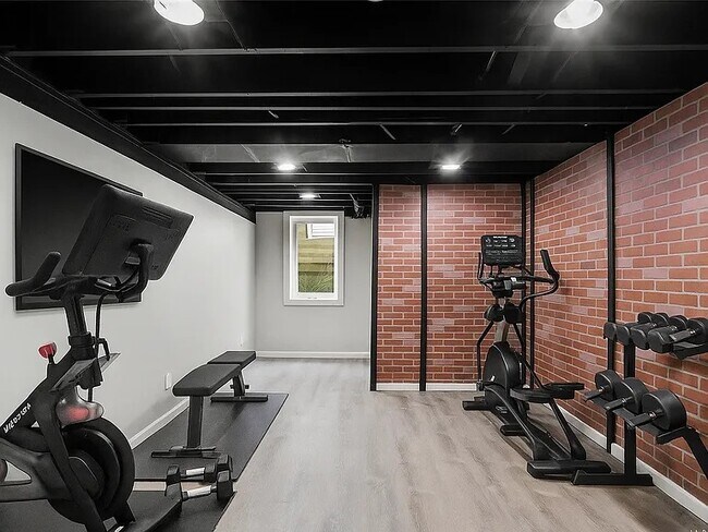 Foto del edificio - 386 Elmwood Ave