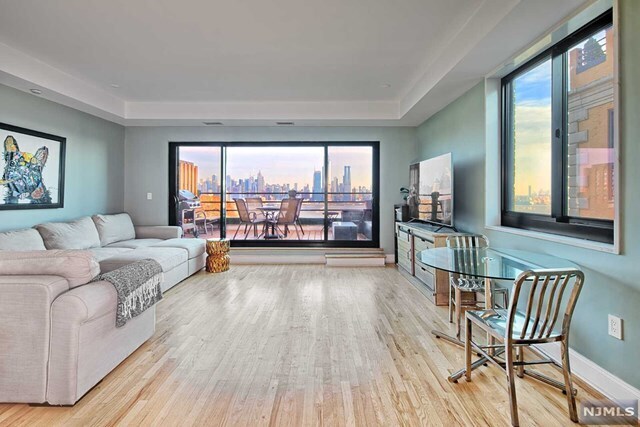 Foto del edificio - 518 Gregory Ave