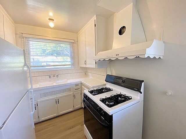 Foto del edificio - 1420-1426 1/2 Maple St