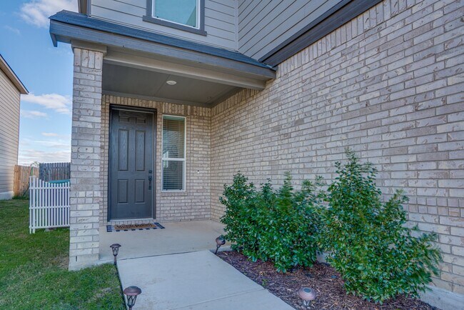 Photo - 1806 Overlook Bend (San Antonio, TX) House