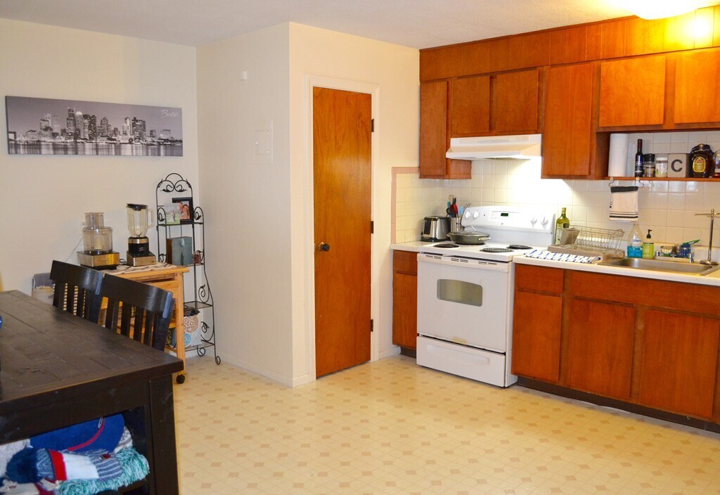 Foto principal - 127 Heath St