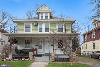 Building Photo - 34 E Hendrickson Ave