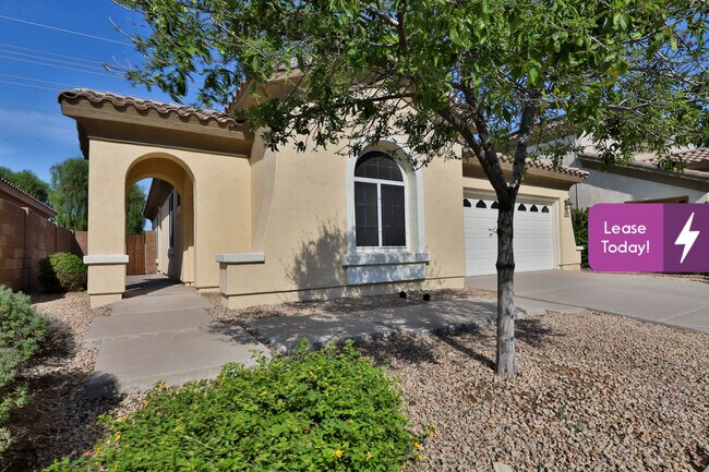 Building Photo - 470 N Eucalyptus Pl