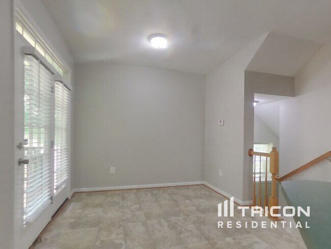 Foto del edificio - 4110 Meadow Trail Ln