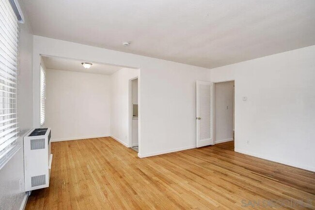 Foto del edificio - 4515 Wilson Ave