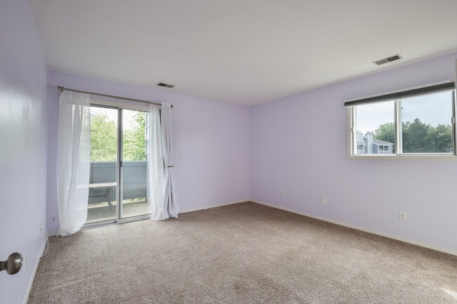 Building Photo - 4682 White Rock Cir