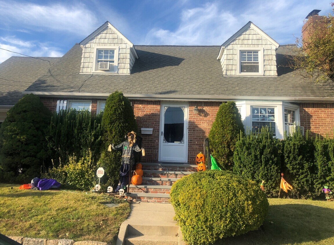 Foto principal - 74 Shields Ave